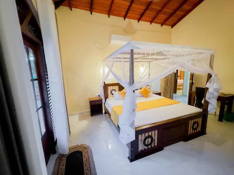 Solace Inn RESIDENCE - 5 Min Walk to Beach - image 19