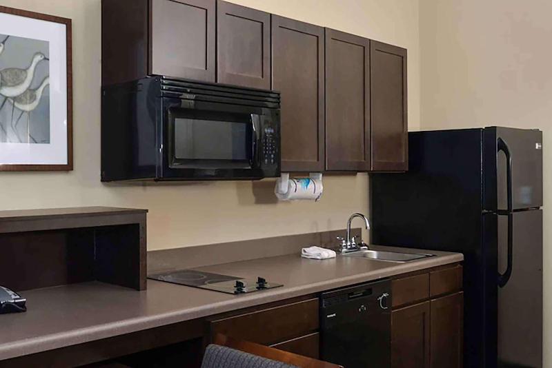 Standard Studio 1 Queen Bed Non-smoking Hearing image 2