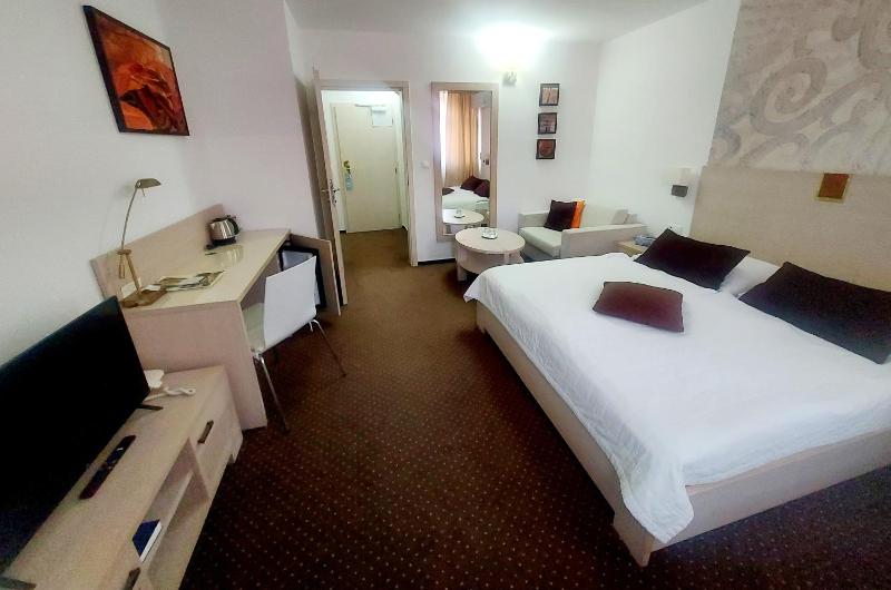 Standard Double Room image 1