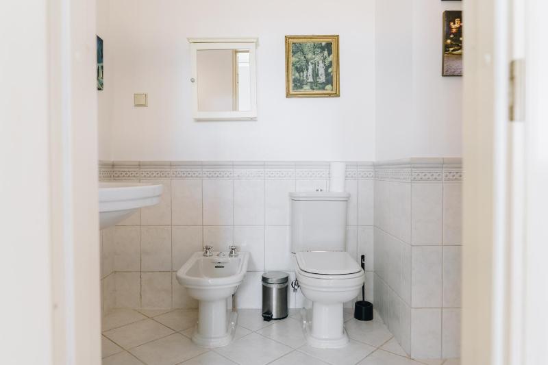 Dream Stay - Art gallery Family Apartment with 2 Bathrooms - image 16