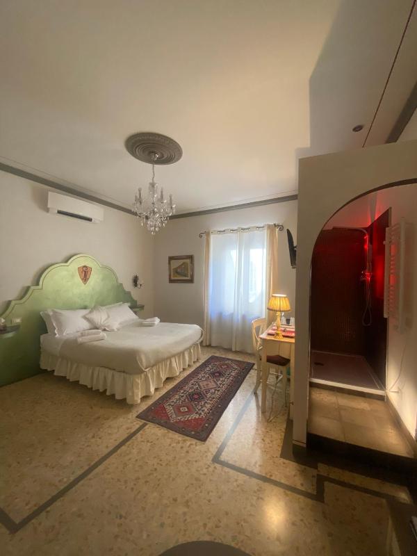 Superior Double or Twin Room image 3