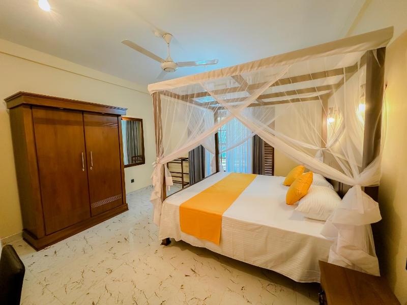 Solace Inn RESIDENCE - 5 Min Walk to Beach - image 37
