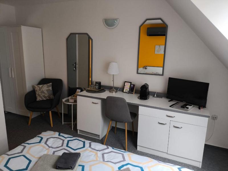 Deluxe Double Room image 2