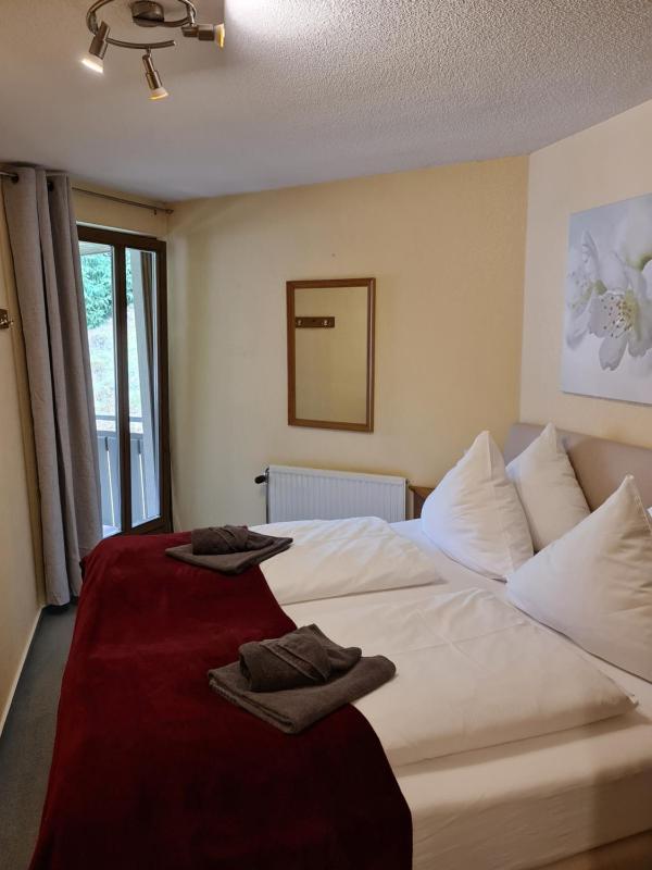 One-Bedroom Apartment image 4