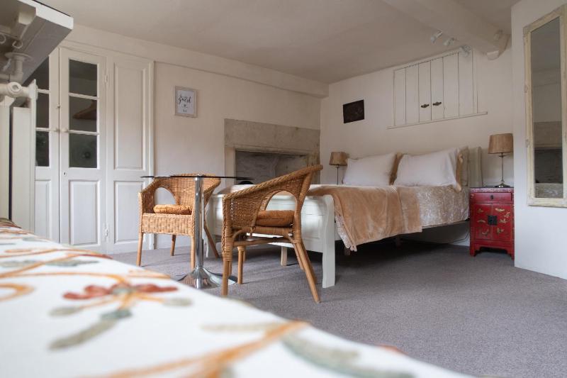 King Room image 2