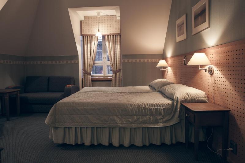 Standard Quadruple Room image 2