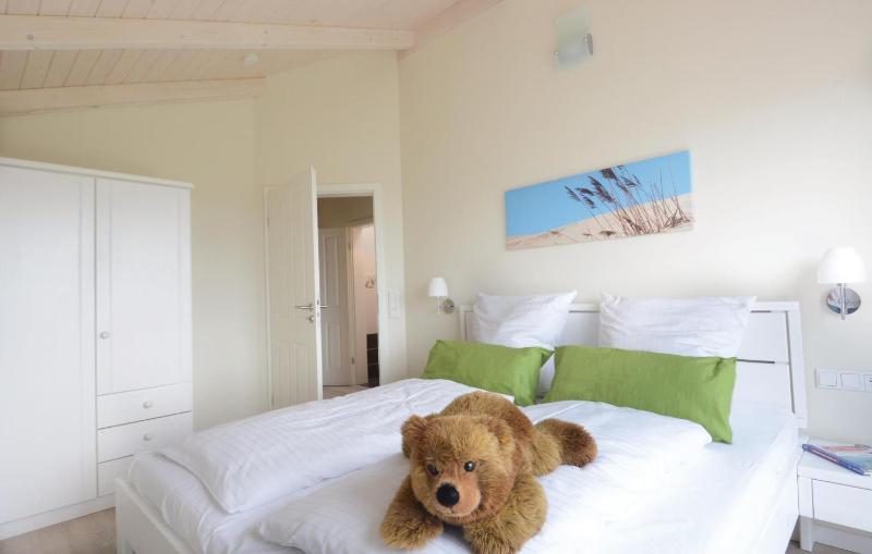 Three-Bedroom Holiday Home  image 4