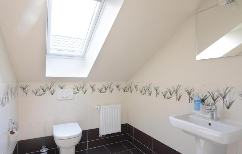 Four-Bedroom Holiday Home image 2