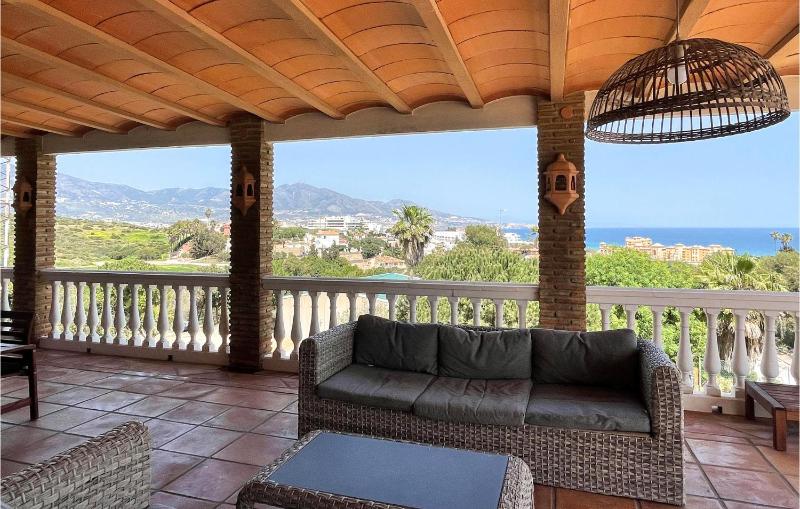 Nice Home In Las Lagunas De Mijas - image 15
