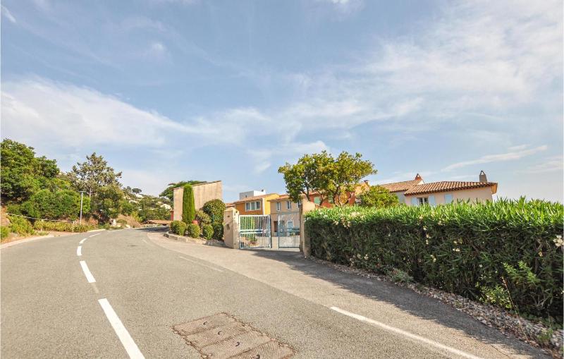 3 Bedroom Beautiful Home In Roquebrune-Sur-Argens - image 18