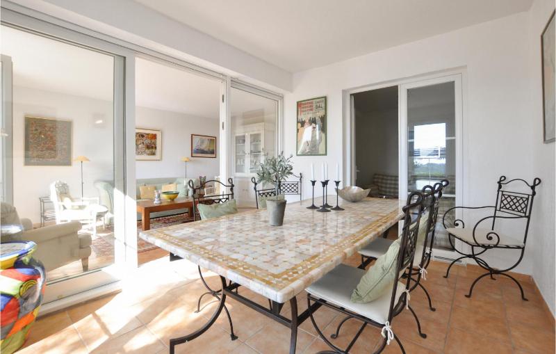 3 Bedroom Beautiful Home In Roquebrune-Sur-Argens - image 16