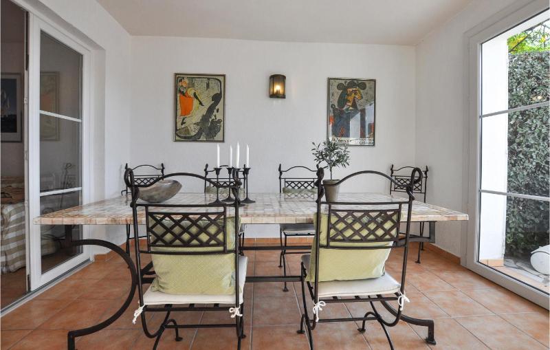 3 Bedroom Beautiful Home In Roquebrune-Sur-Argens - image 34