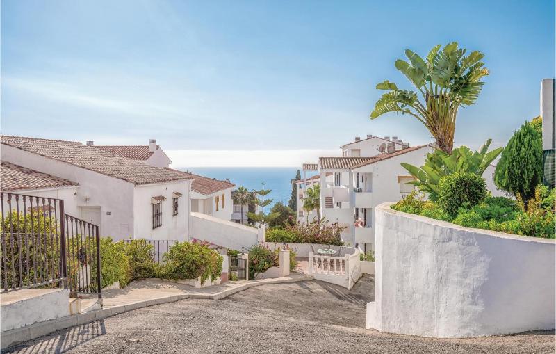 Beach Front Apartment In Mijas Costa - image 6
