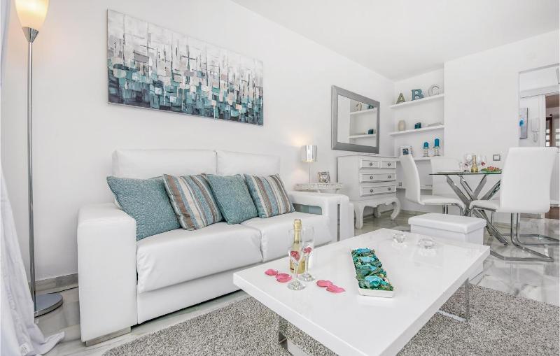 Beach Front Apartment In Mijas Costa - image 16