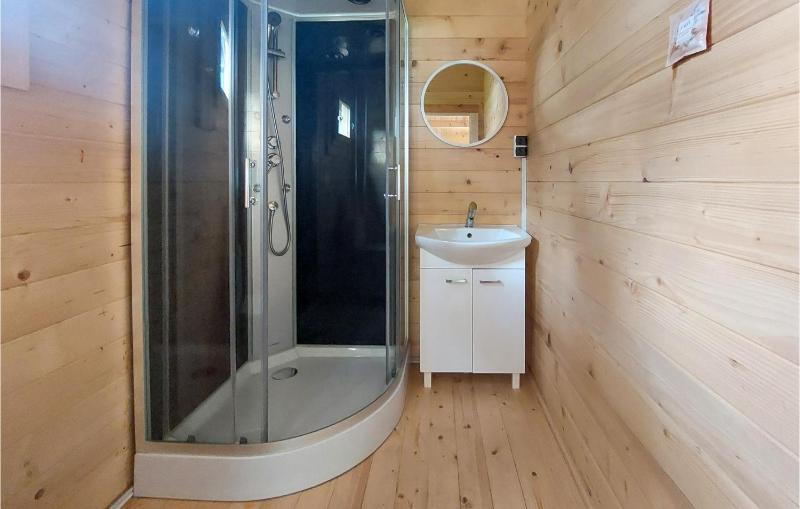 1 Bedroom Beach Front Home In Pobierowo - image 9