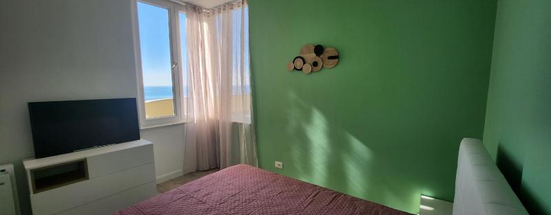 Green Apartment - image 5