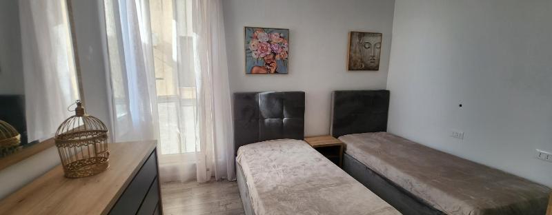 Green Apartment - image 2