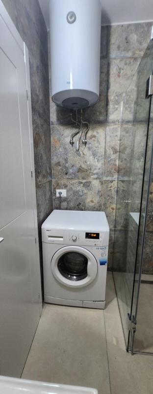 Green Apartment - image 8