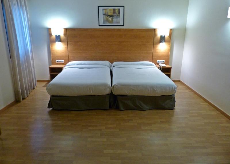 Standard Double Room - Not renovated image 4