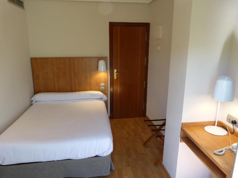 Single Room - Not Renovated image 3