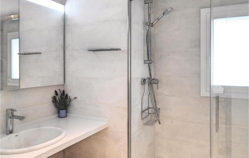 Four-Bedroom Apartment image 2