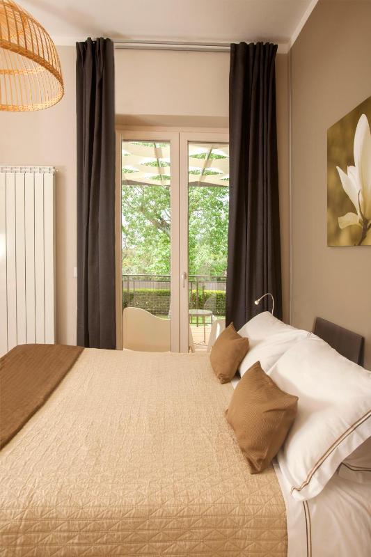 Triple Room with Terrace image 2