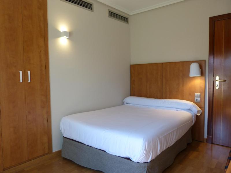 Single Room - Not Renovated image 4