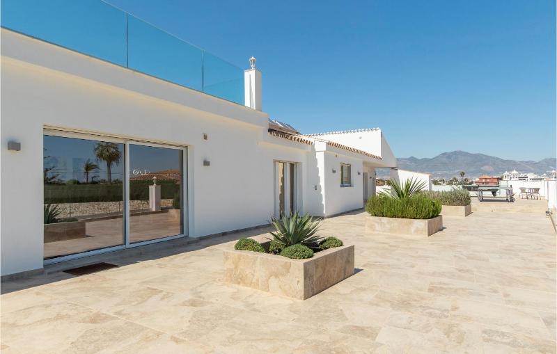 Beach Front Home In Las Lagunas De Mijas - image 24
