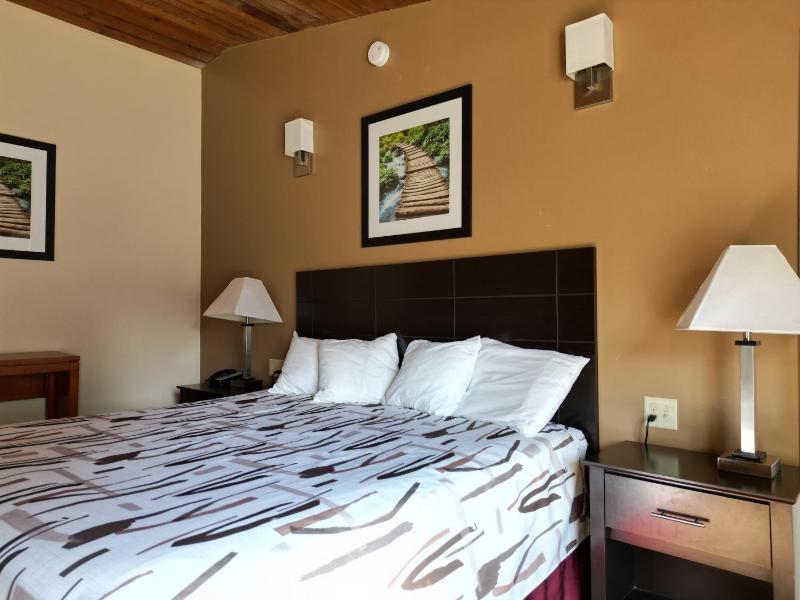 King Room image 2