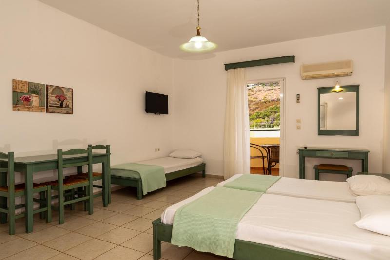 Elpis Studio Apartments - image 7