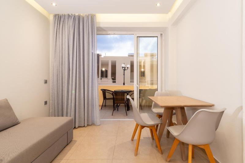 Elpis Studio Apartments - image 14