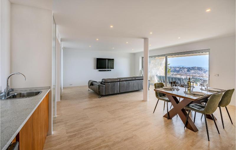 Luxurious Home In Granada - image 20