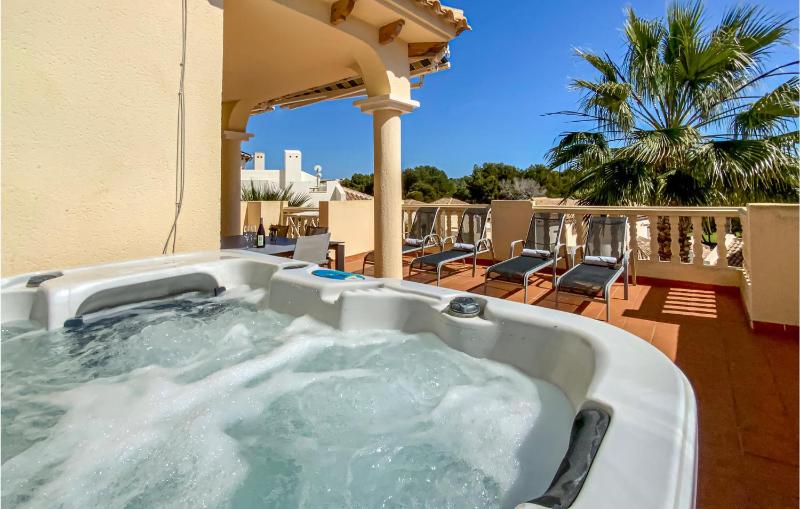 Gorgeous Home In Orihuela Costa - image 20