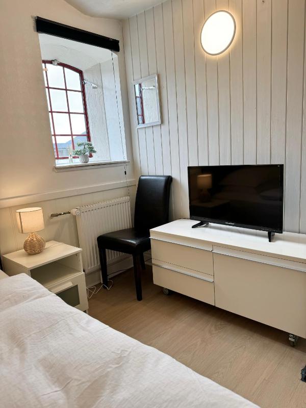 Single Room image 3