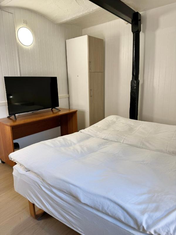 Double Room image 3