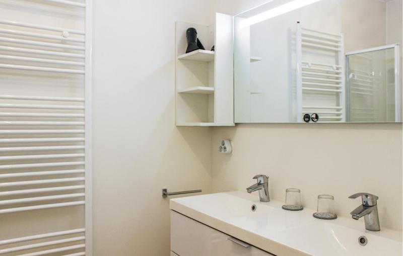 Apartment image 3