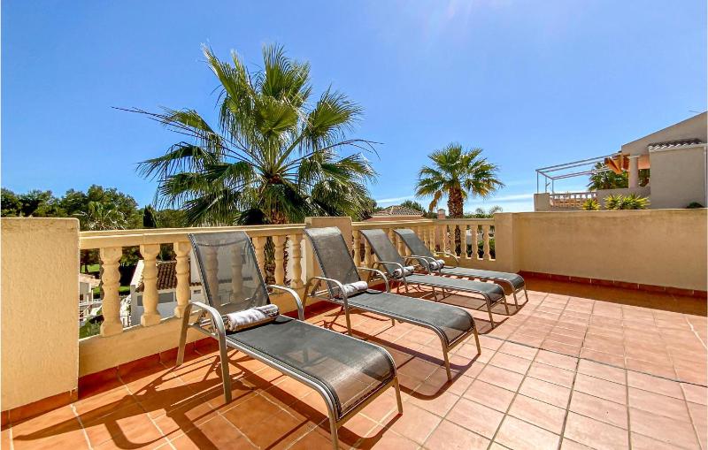 Gorgeous Home In Orihuela Costa - image 11
