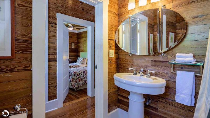 Maison Tropicale by Last Key Realty - image 8