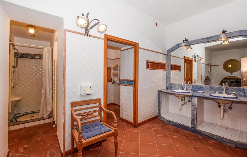 Lovely Home In Forio D'ischia - image 18