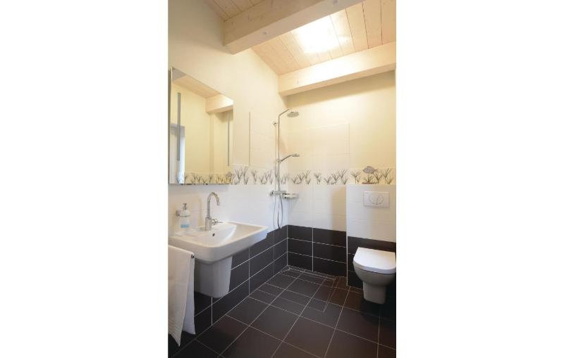Three-Bedroom Holiday Home  image 4