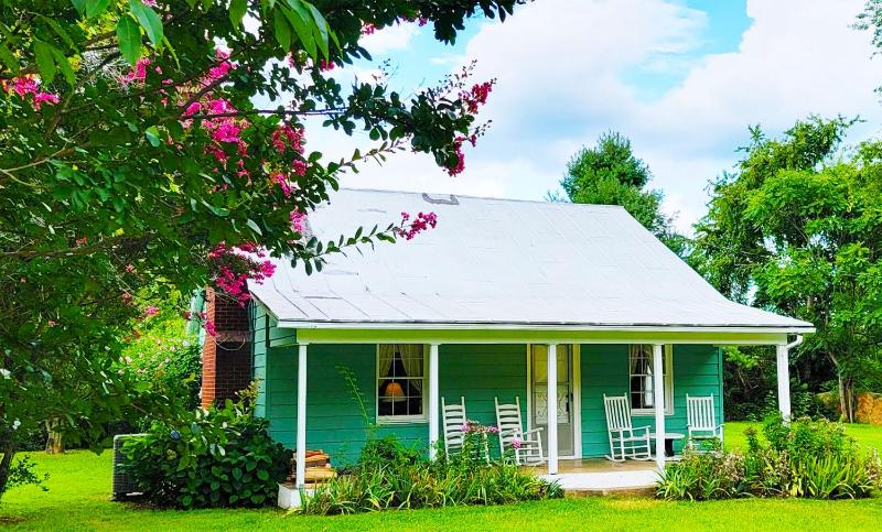 Dogwood Cottage image 1