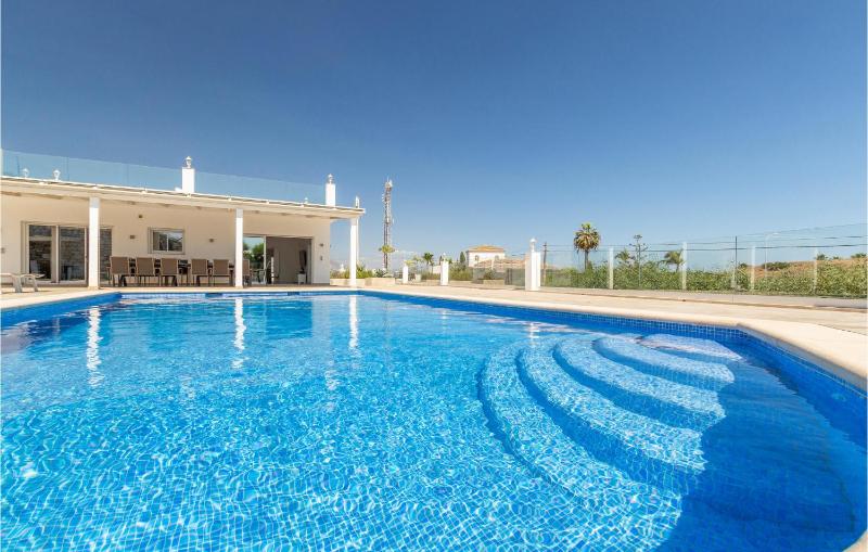 Beach Front Home In Las Lagunas De Mijas - image 12