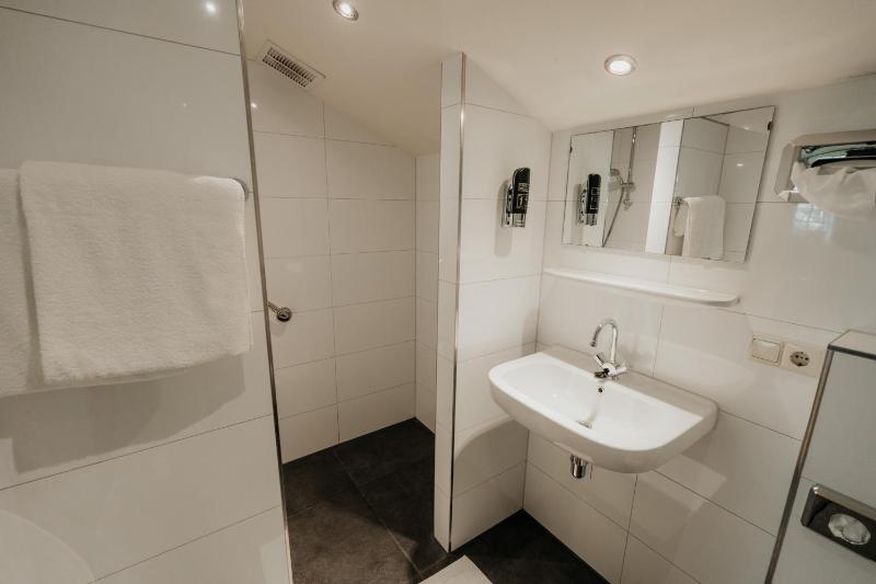 Apartment - Ground Floor image 4