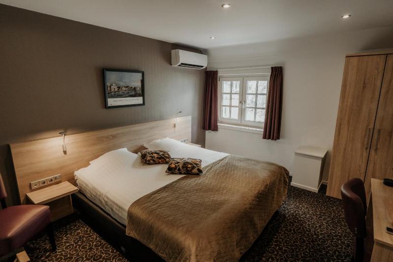 Double Room image 1