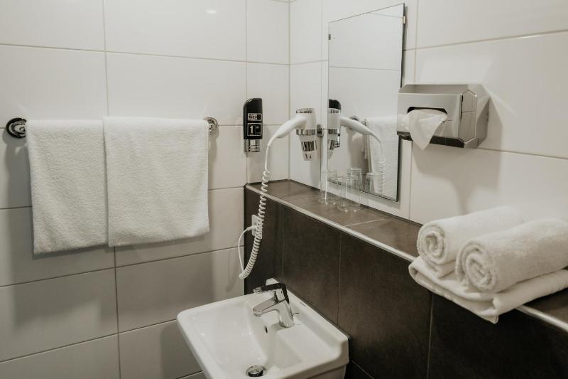Deluxe Double Room image 3