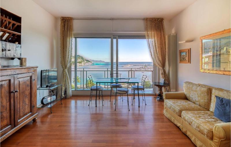 Beach Front Apartment In Rapallo With Wifi - image 7