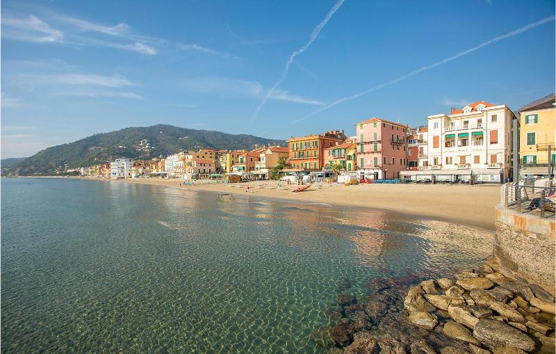 2 Bedroom Pet Friendly Apartment In Varazze - image 5