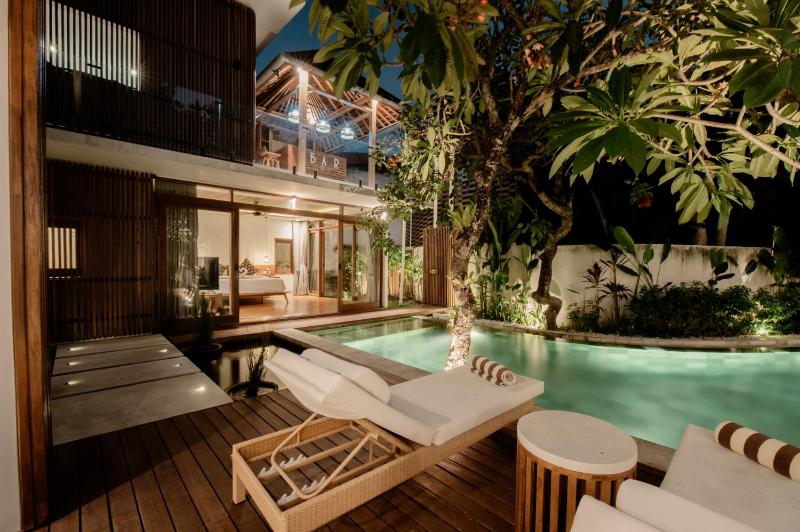 Payapaya Seminyak luxury vila 4 BR near beach potato head - image 49