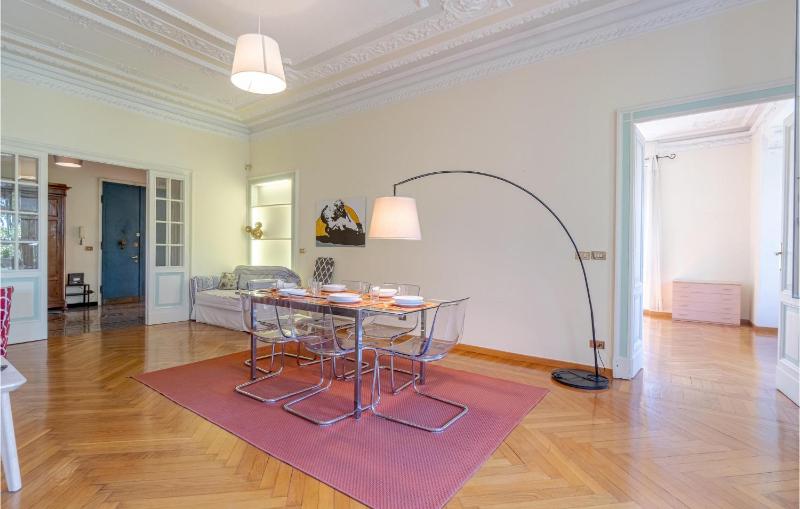 4 Bedroom Stunning Apartment In Genova - image 11