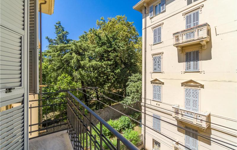 4 Bedroom Stunning Apartment In Genova - image 27